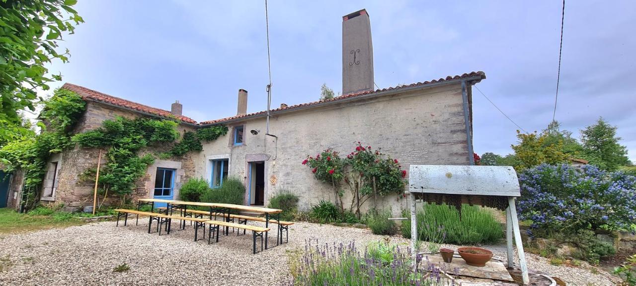 Villa Le Terrier maison de campagne 250 m2 grande capacité 20 couchages, 4500m2 de terrain à Saint-Pierre-du-Chemin Extérieur photo