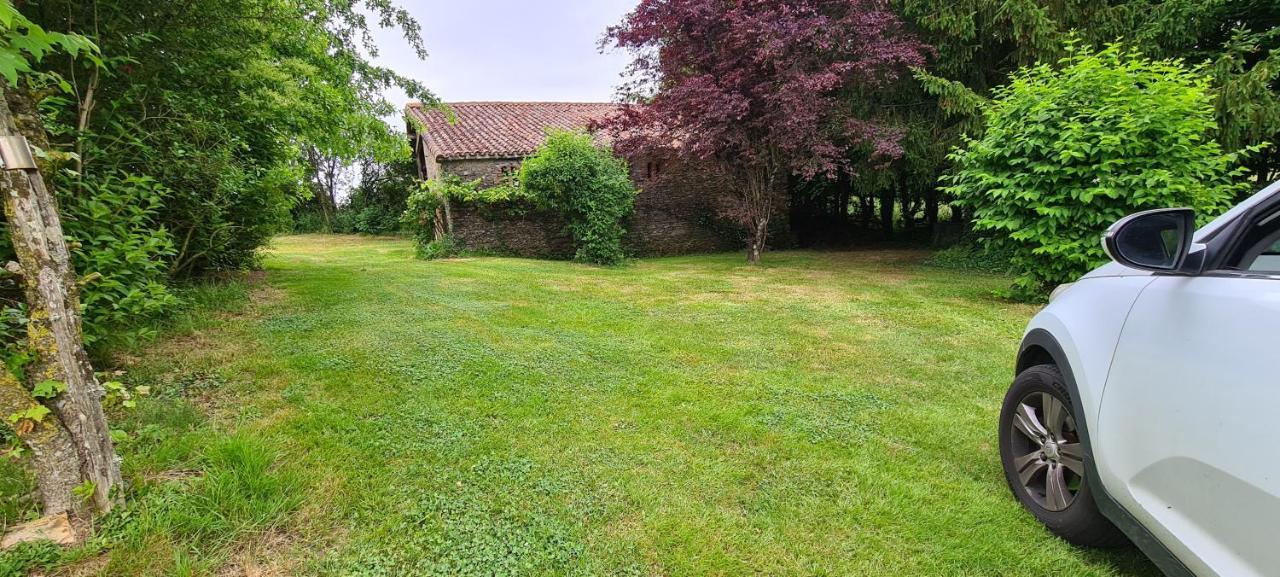 Villa Le Terrier maison de campagne 250 m2 grande capacité 20 couchages, 4500m2 de terrain à Saint-Pierre-du-Chemin Extérieur photo