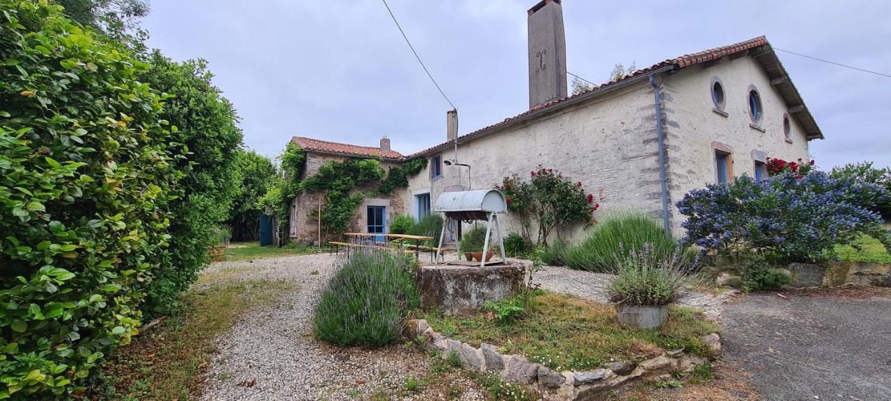 Villa Le Terrier maison de campagne 250 m2 grande capacité 20 couchages, 4500m2 de terrain à Saint-Pierre-du-Chemin Extérieur photo