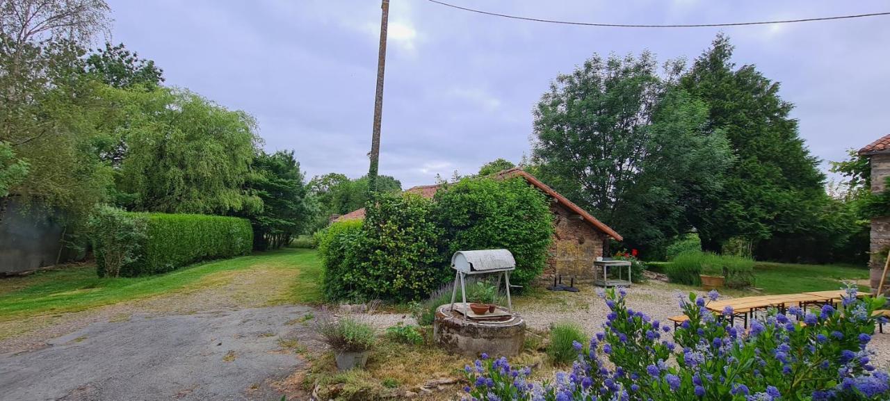 Villa Le Terrier maison de campagne 250 m2 grande capacité 20 couchages, 4500m2 de terrain à Saint-Pierre-du-Chemin Extérieur photo